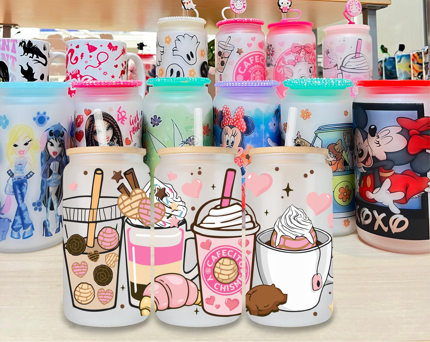 Cafecito Y Chisme Glass Cup